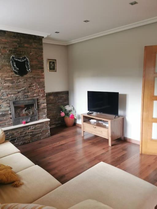 Casa Con Finca En Oviedo El Casero Экстерьер фото